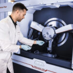 Technician work with the XR Dynamic 500 instrument